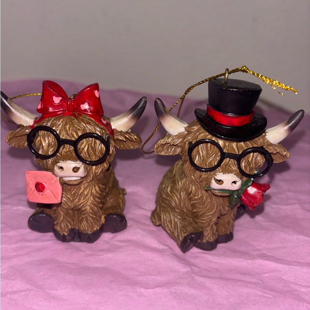 Highland Cow Valentine Ornaments Resin Cow with Rose & Love Letter Glasses